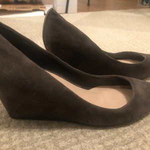 BCBGMaxAzria Grey Suede Pointed Heels/Wedges